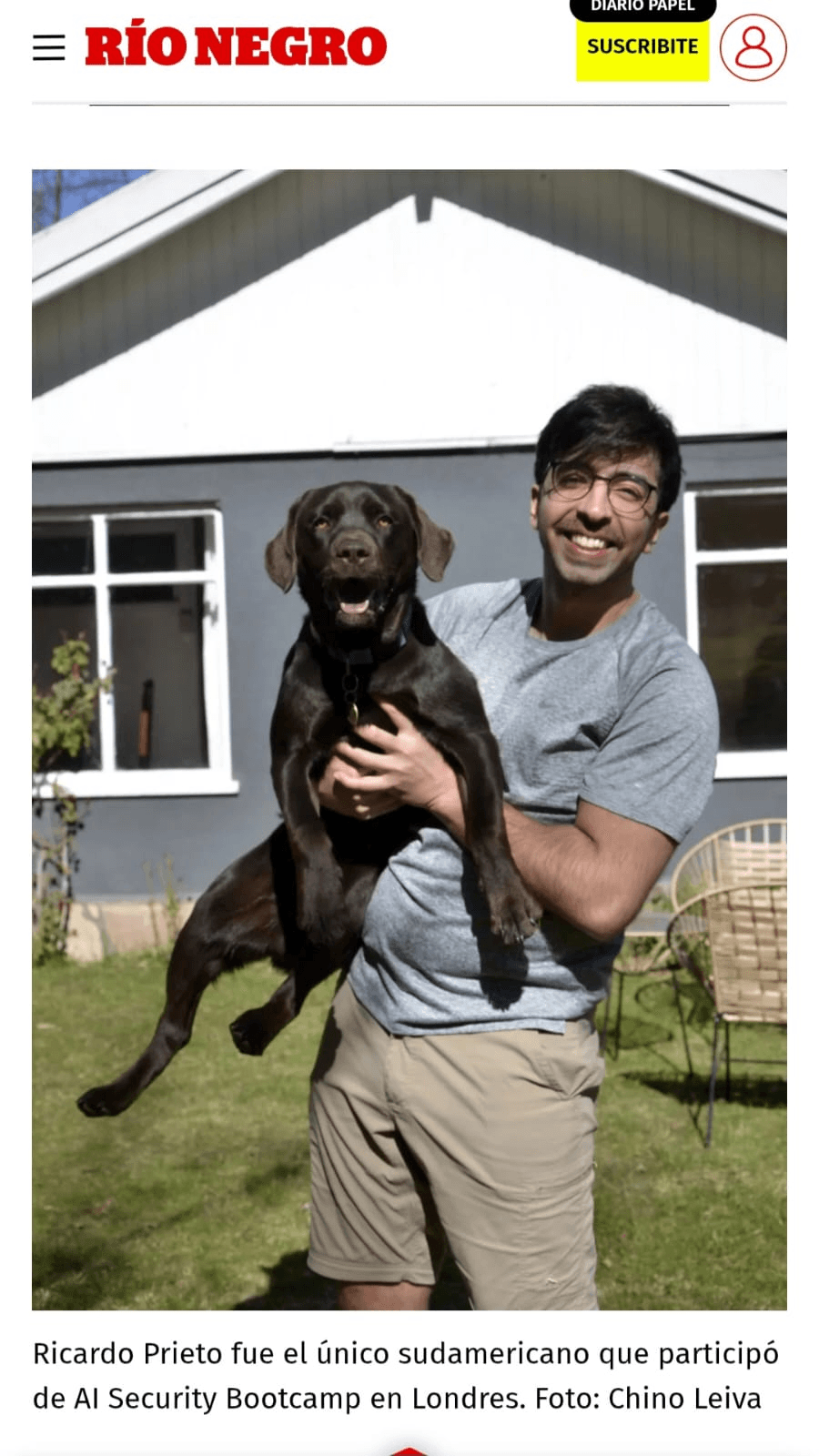Río Negro online article, with a photograph of Ricardo Prieto and his dog
